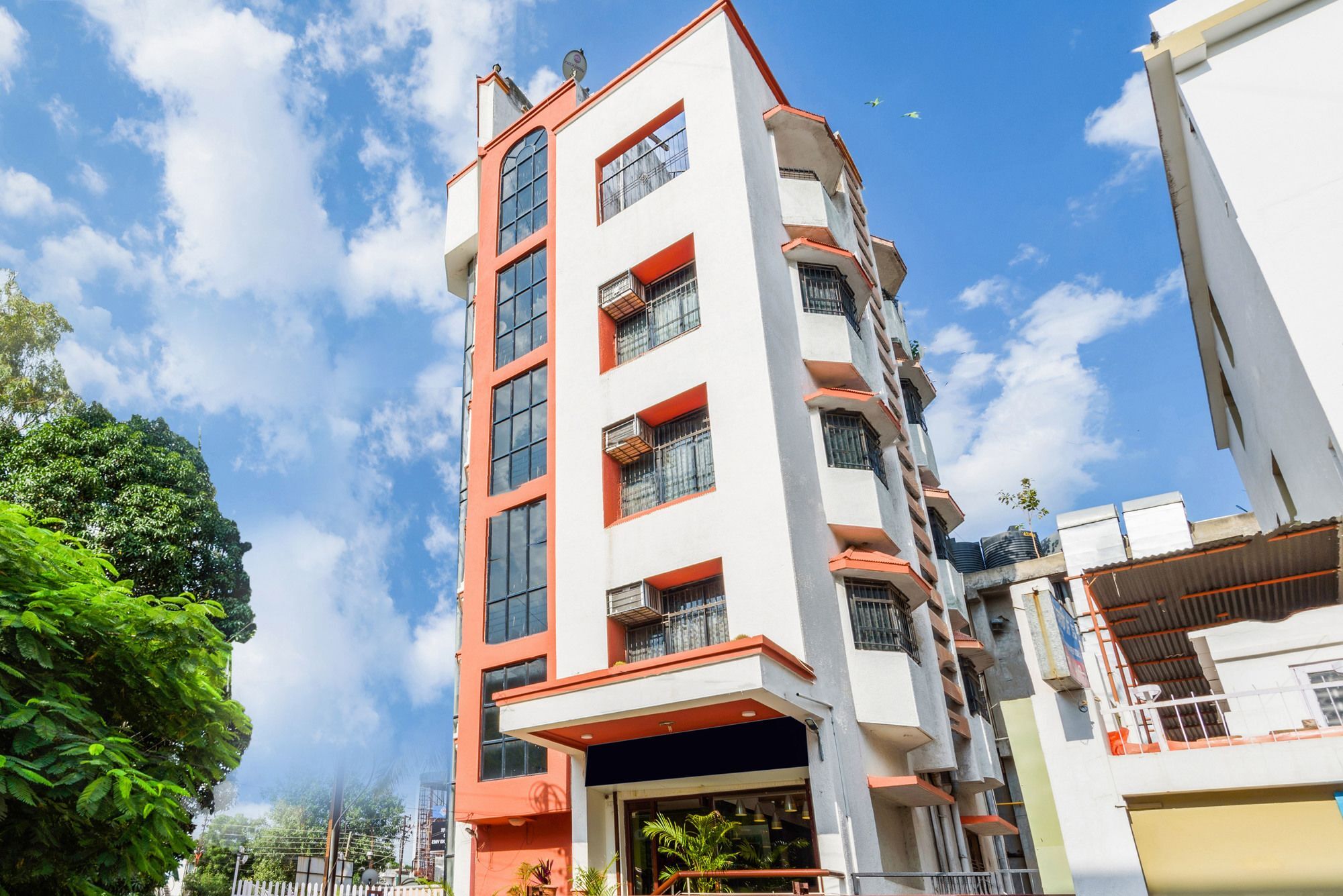 Treebo Arts Executive Hotel Аурангабад Екстериор снимка